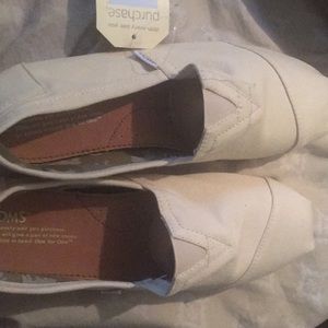 Men Tom Shoes, comes with the Toms dust bag